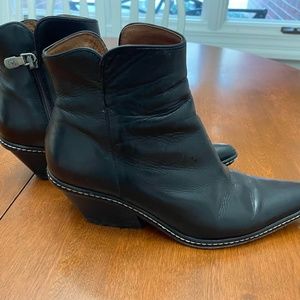 Donald J Pliner Booties